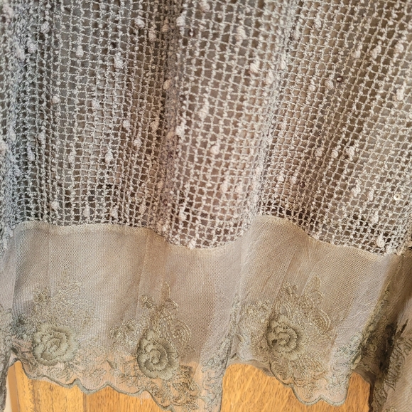 Curious forest green lace tank - Picture 4 of 5